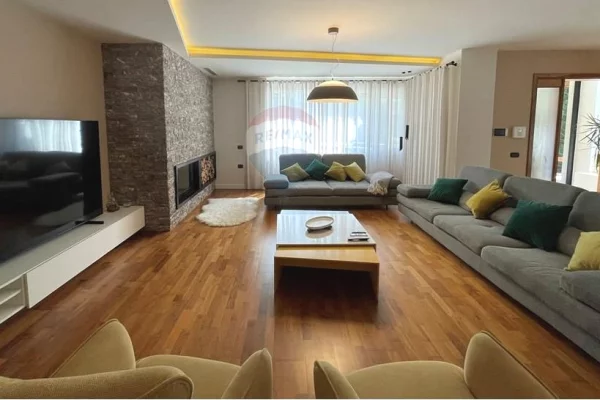 Shtepi me qera 4+1 ne Tirane - 4,500 Euro