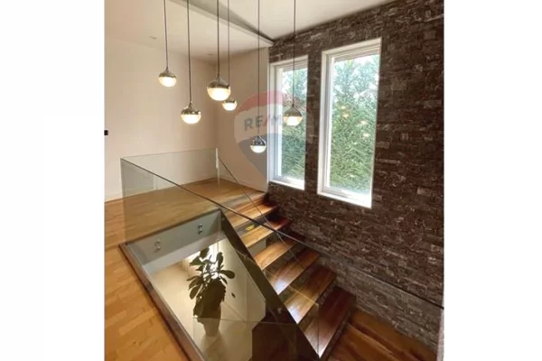 Shtepi me qera Vila Luksoze ne Tirane, 4+1, Mobilimi E mobiluar, Pagesa 4,500  Euro.