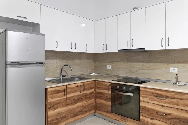 Shtepi me qera 1+1 ne Tirane - 40,000 Leke