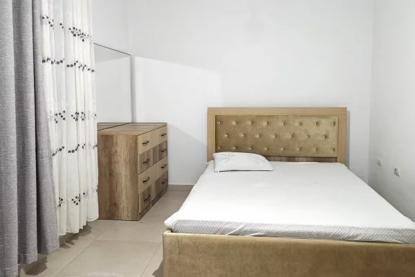 Shtepi me qera 1+1 ne Tirane - 40,000 Leke