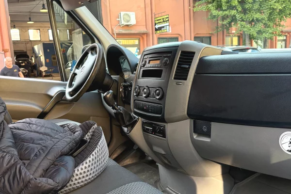 Makina ne shitje ne Durres, Mercedes-Benz, 2010 Diesel,Kambio Manual Pagesa 15,000  Euro.