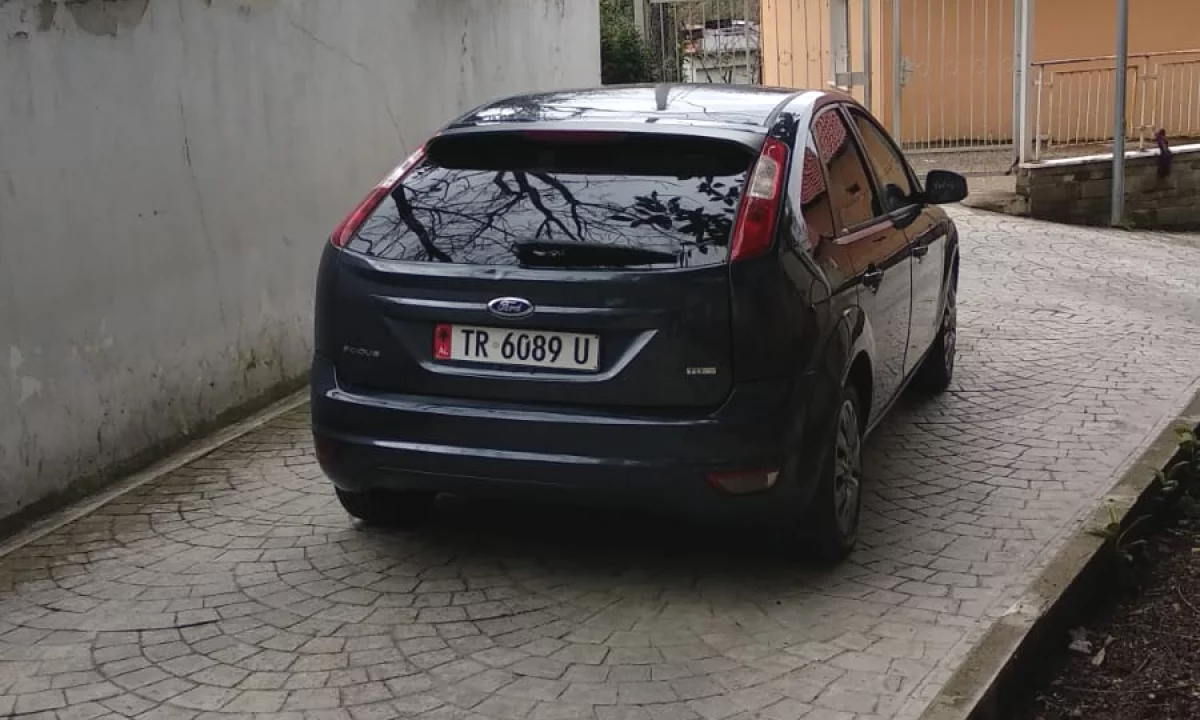 Makina ne shitje ne Tirane, Ford, 2010 Diesel,Kambio Manual Pagesa 340,000  Leke.