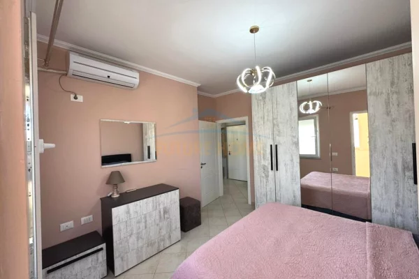 Shtepi me qera 2+1 ne Tirane - 650 Euro