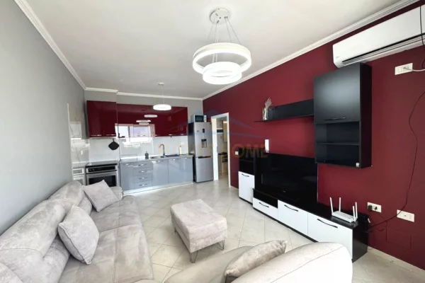 Shtepi me qera 2+1 ne Tirane - 650 Euro