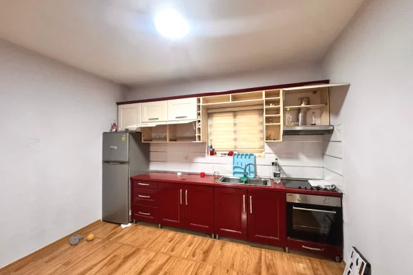 Shtepi me qera 2+1 ne Tirane - 650 Euro