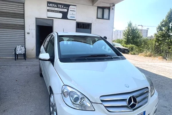 Makina ne shitje ne Tirane, Mercedes-Benz, 2009 Diesel,Kambio Automatik Pagesa 4,000  Euro.