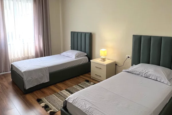 Shtepi ne shitje Apartament ne Durres, 2+1, Mobilimi E mobiluar, Pagesa 185,000  Euro.