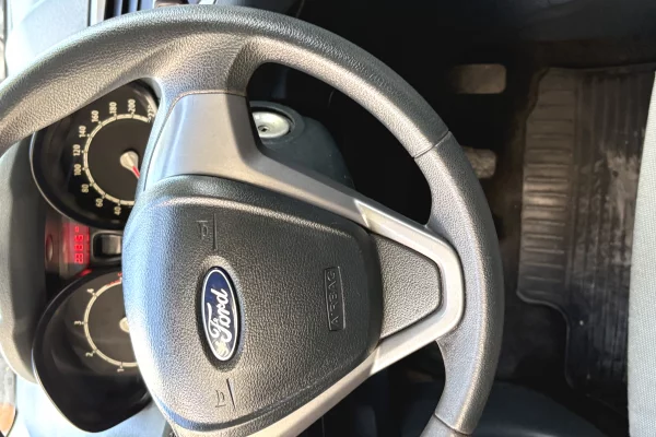 Makina ne shitje ne Tirane - 3,200 Euro