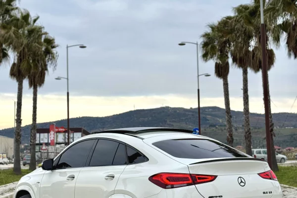 Makina ne shitje ne Durres - 80,000 Euro