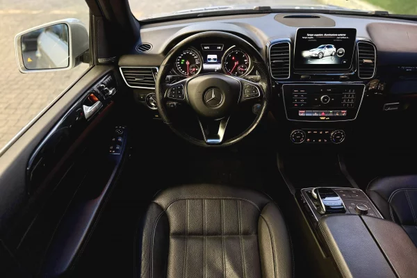 Cars for sale in Durres, Mercedes-Benz, 2016 Diesel,Kambio Automatik Payment 23,000  Euro.