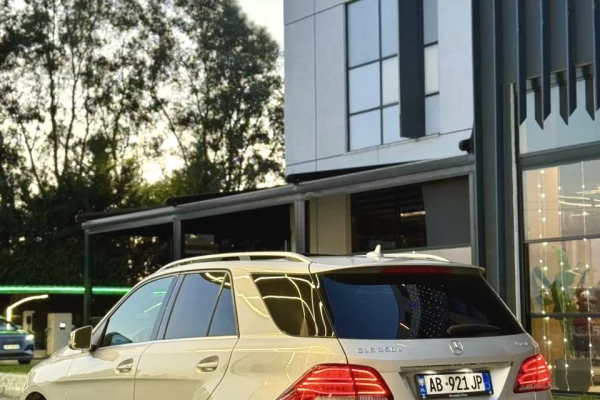 Cars for sale in Durres, Mercedes-Benz, 2016 Diesel,Kambio Automatik Payment 23,000  Euro.