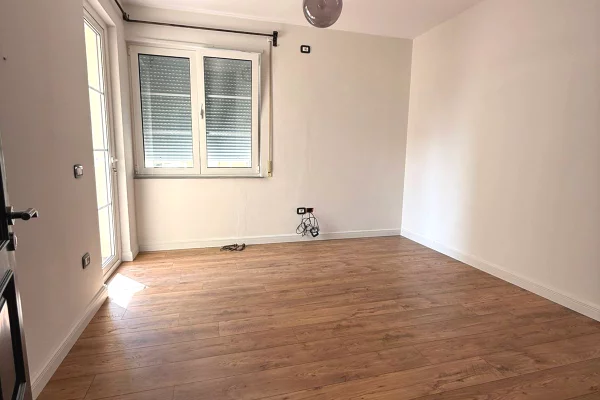 Apartment for rent in Tirana 2+1, Emty
