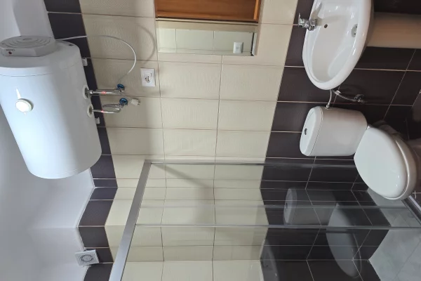 Shtepi me qera 2+1 ne Tirane - 50,000 Leke