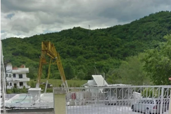 🔹 Jepet me qira ambient 1000 m2 – 700Euro/muaj 🔹