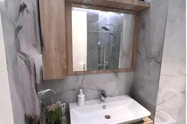 Shtepi me qera Apartament ne Tirane, 1+1, Mobilimi E mobiluar, Pagesa 950  Euro.