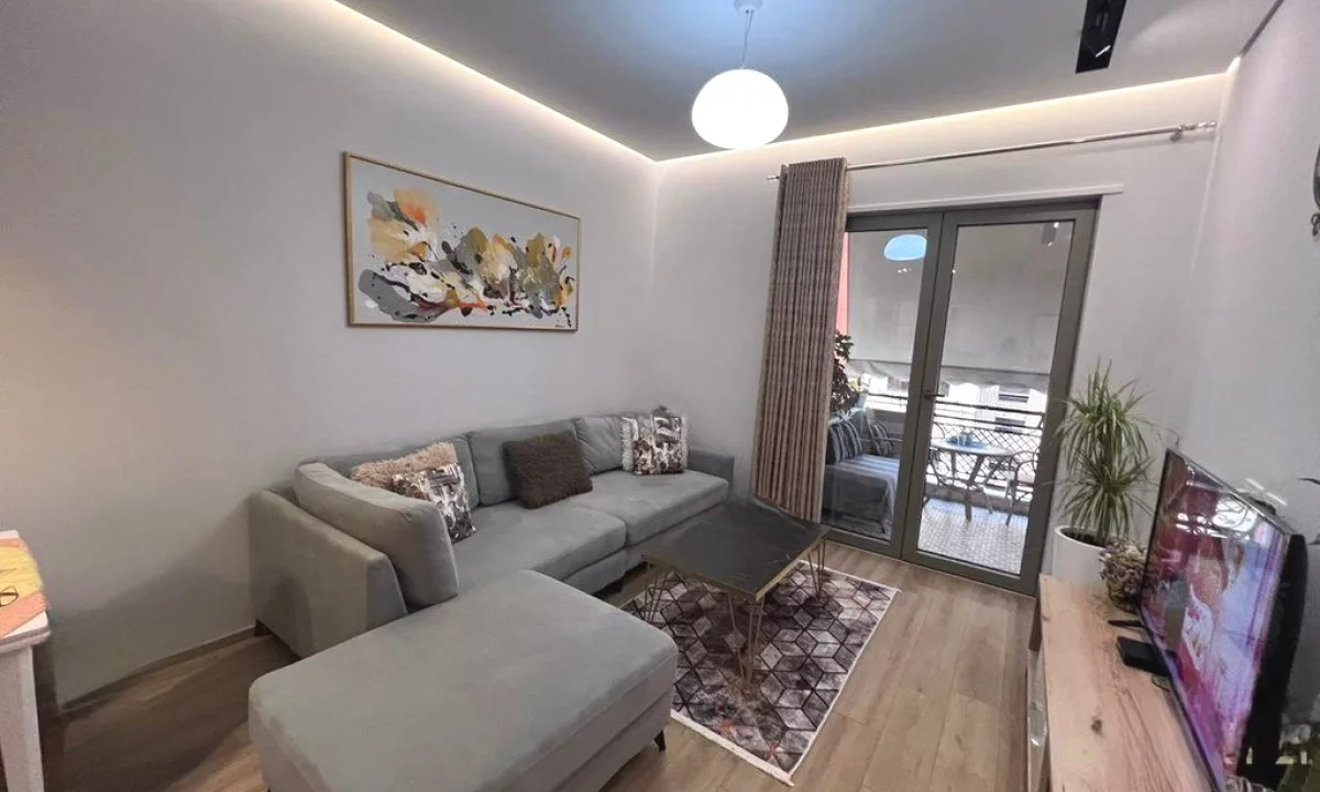 Shtepi me qera Apartament ne Tirane, 1+1, Mobilimi E mobiluar, Pagesa 950  Euro.