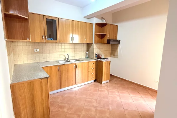 Shtepi me qera Apartament ne Tirane, 1+1, Mobilimi E mobiluar, Pagesa 340  Euro.