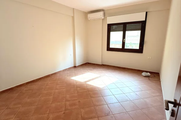 Shtepi me qera Apartament ne Tirane, 1+1, Mobilimi E mobiluar, Pagesa 340  Euro.