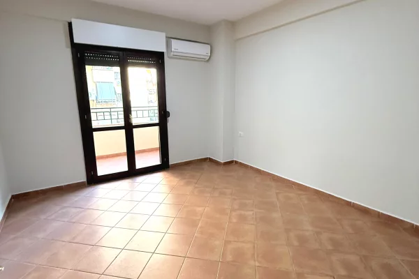 Shtepi me qera Apartament ne Tirane, 1+1, Mobilimi E mobiluar, Pagesa 340  Euro.