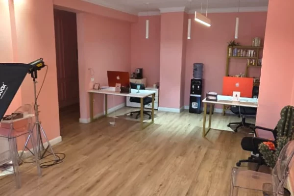 Business Property for Rent 3+1 in Tirana - 95,000 Leke