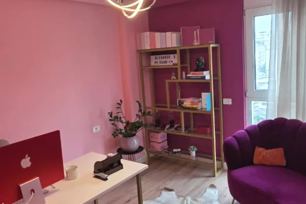 Jepet me qira ambient per zyre – 120 m2