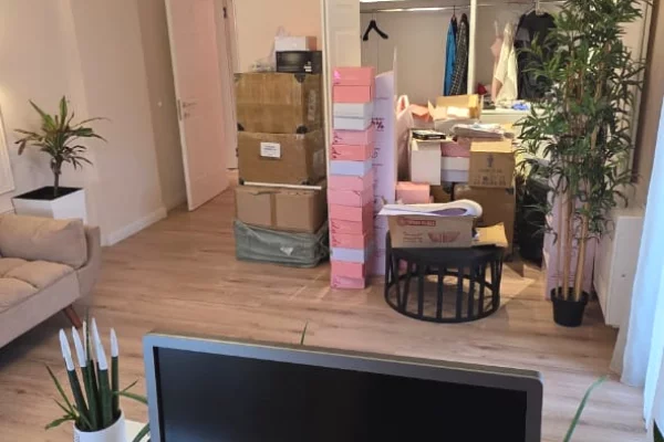 Jepet me qira ambient per zyre – 120 m2