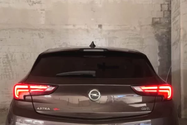 Makina ne shitje ne Prishtine, Opel, 2016 Diesel,Kambio Manual Pagesa 14,000  Euro.