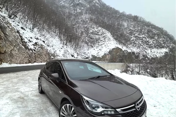 Makina ne shitje ne Prishtine, Opel, 2016 Diesel,Kambio Manual Pagesa 14,000  Euro.