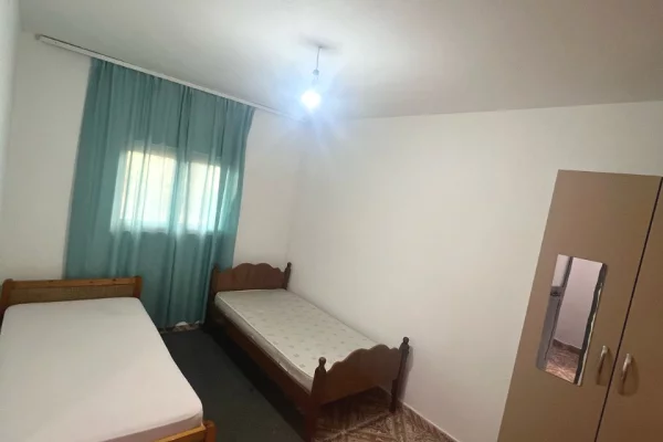 Shtepi me qera 1+1 ne Tirane - 25,000 Leke
