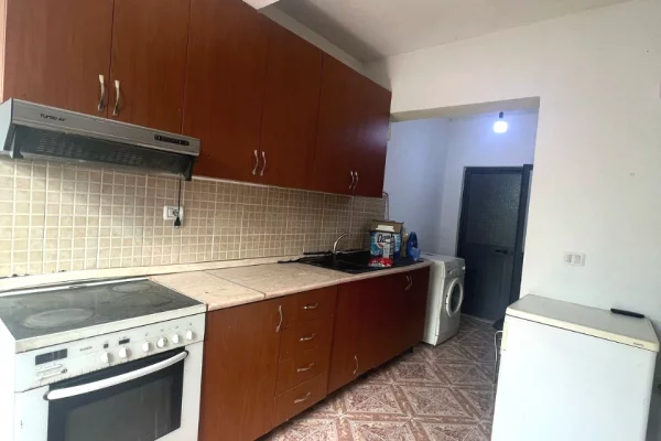 Shtepi me qera 1+1 ne Tirane - 25,000 Leke