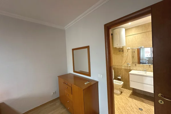 Shtepi me qera 2+1 ne Tirane - 70,000 Leke