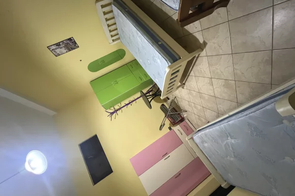 Shtepi me qera 1+1 ne Tirane - 35,000 Leke