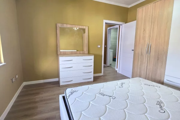 Shtepi me qera 2+1 ne Tirane - 70,000 Leke