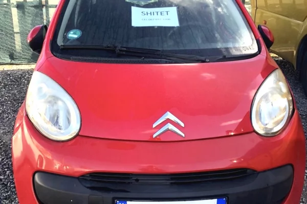 Cars for sale in Tirana - 300,000 Leke