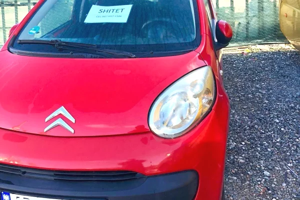 Cars for sale in Tirana - 300,000 Leke