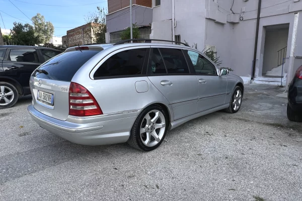 Makina ne shitje ne Lushnje - 3,700 Euro