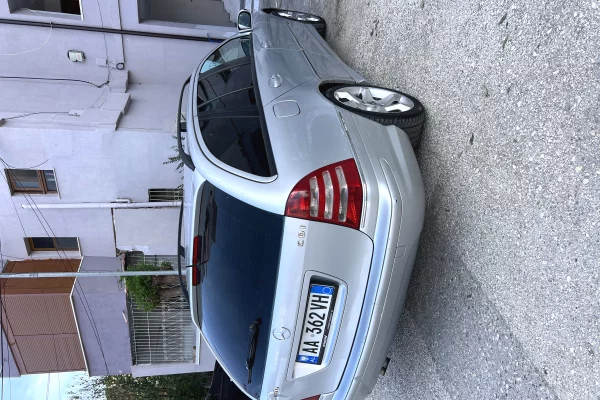 Makina ne shitje ne Lushnje, Mercedes-Benz, 2007 Diesel,Kambio Automatik Pagesa 3,700  Euro.