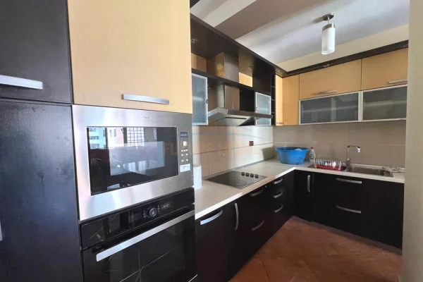 Shtepi me qera 3+1 ne Tirane - 632 Euro