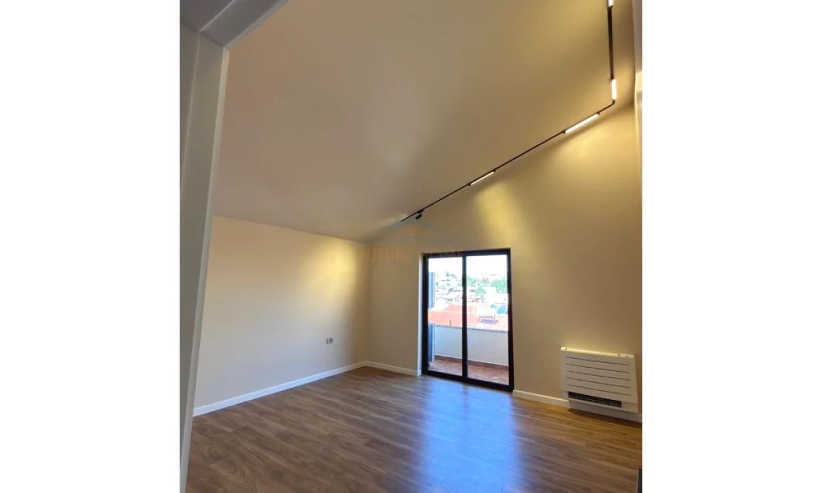 Shtepi me qera Shtepi Private ne Tirane, 3+1, Mobilimi Bosh, pa mobiluar, Pagesa 1,501  Euro.