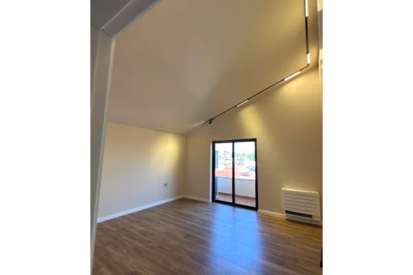 Shtepi me qera 3+1 ne Tirane - 1,501 Euro