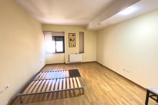 Casa in affitto 3+1 a Tirana - 1,502 Euro