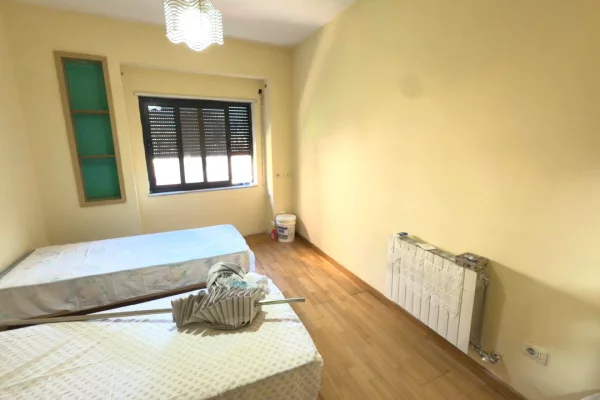Shtepi me qera Apartament ne Tirane, 3+1, Mobilimi Pjeserisht e mobiluar, Pagesa 1,502  Euro.