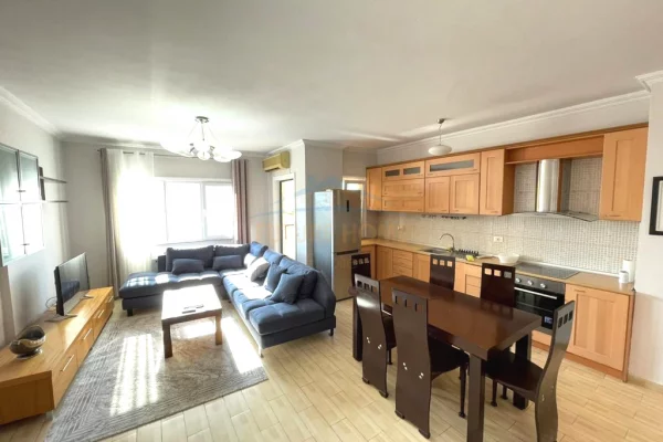 Shtepi me qera Apartament ne Tirane, 2+1, Mobilimi E mobiluar, Pagesa 802  Euro.