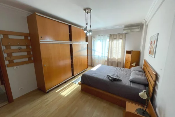 Shtepi me qera Apartament ne Tirane, 2+1, Mobilimi E mobiluar, Pagesa 802  Euro.