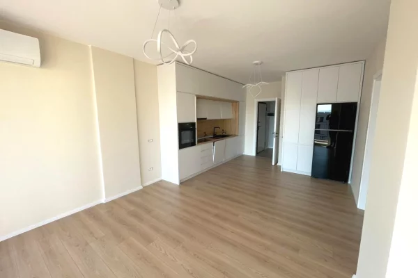 Shtepi me qera Apartament ne Tirane, 2+1, Mobilimi Pjeserisht e mobiluar, Pagesa 680  Euro.