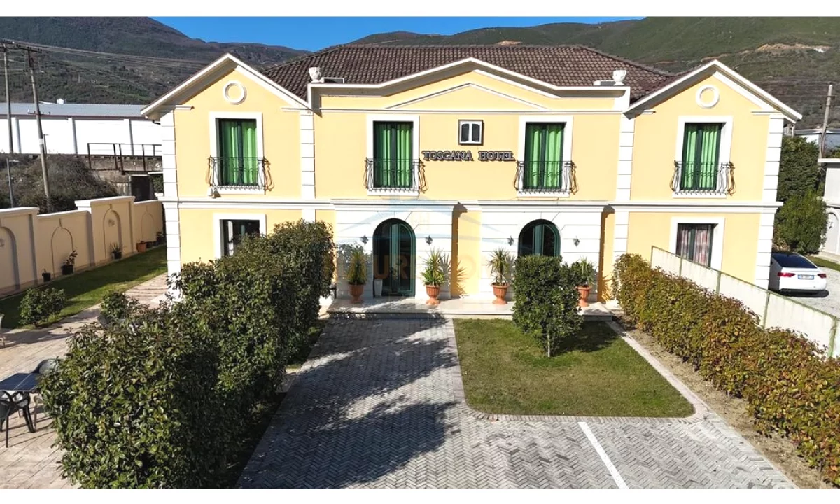 Qira, Restorant + Hotel, Rruga Nacionale Labinot - Elbasan.