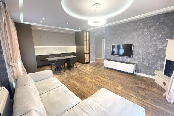 Casa in affitto 3+1 a Tirana - 1,650 Euro