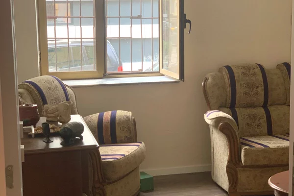 Ambient biznesi me qera 1+1 ne Tirane - 1,200 Euro