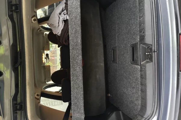 Makina ne shitje ne Tirane, Nissan, 2007 Diesel,Kambio Manual Pagesa 3,500  Euro.