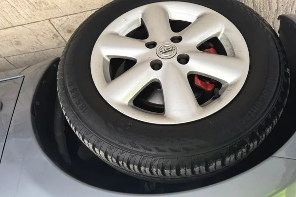 Makina ne shitje ne Tirane, Nissan, 2007 Diesel,Kambio Manual Pagesa 3,500  Euro.